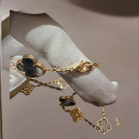 Elegant CZ and Onyx Mixed Clover Rose  Gold Necklace - Picture 4 of 4